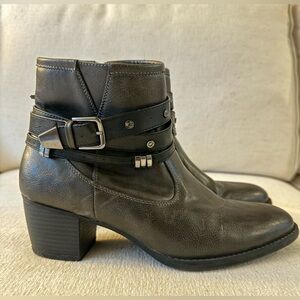 WHITE MOUNTAIN Womens Black and Gray Western Booties, Size 8